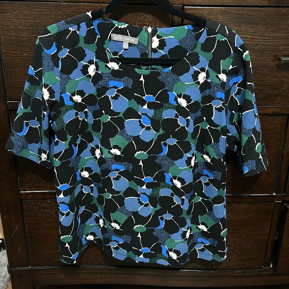 Laura Ashley top